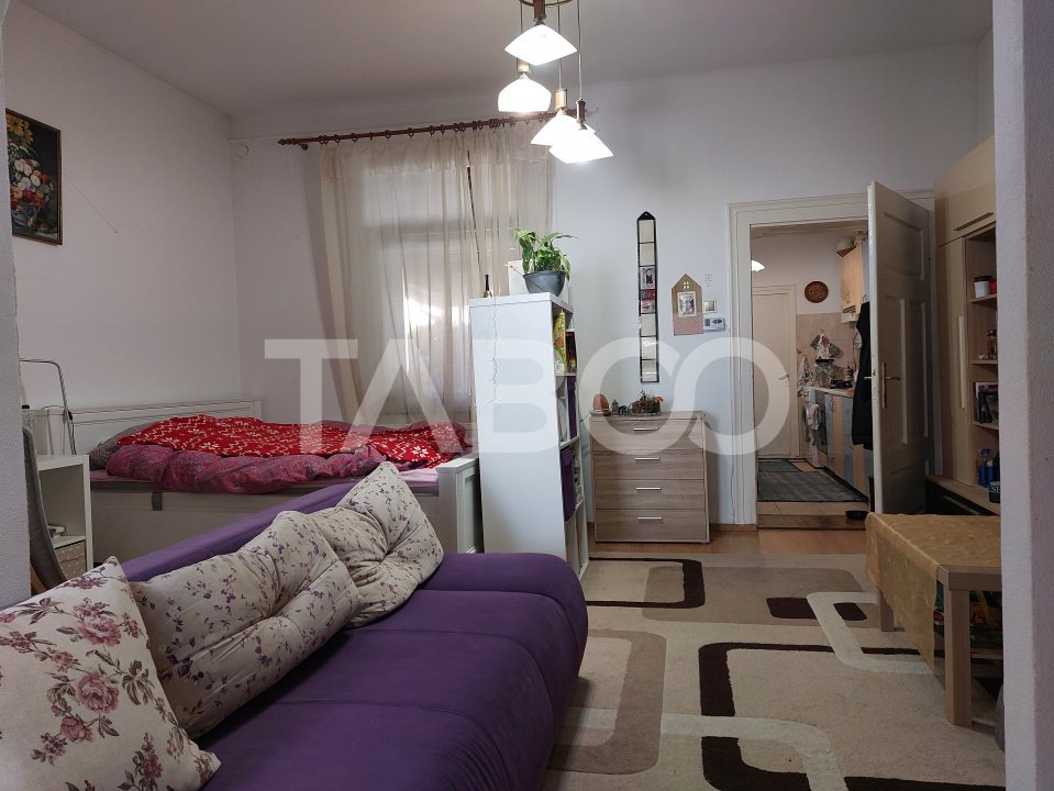 Apartament la curte 3 camere 59 mp pivnita gradina 60 mp Cisnadie