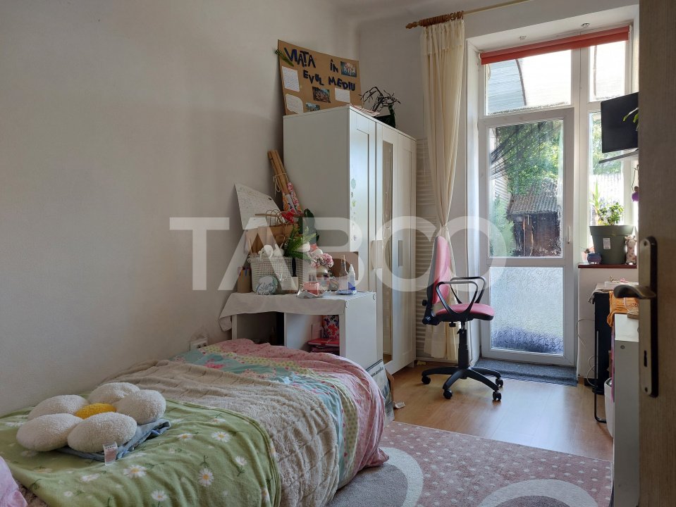 Apartament la curte 3 camere 59 mp pivnita gradina 60 mp Cisnadie