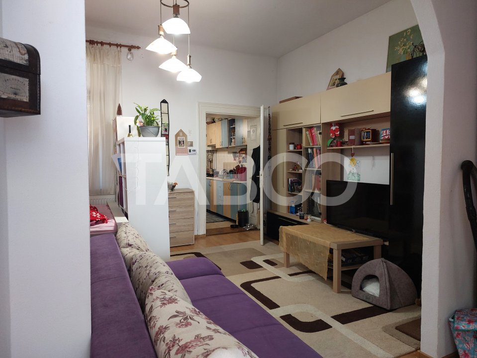 Apartament la curte 3 camere 59 mp pivnita gradina 60 mp Cisnadie