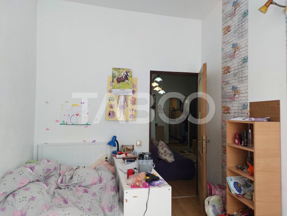 Apartament la curte 3 camere 59 mp pivnita gradina 60 mp Cisnadie