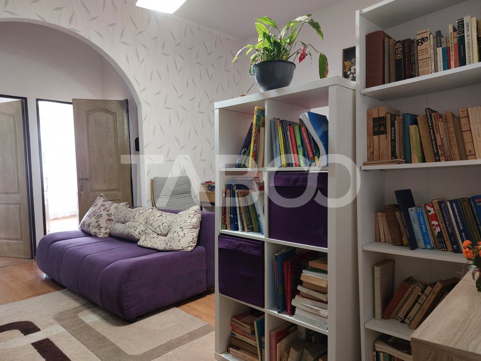 Apartament la curte 3 camere 59 mp pivnita gradina 60 mp Cisnadie
