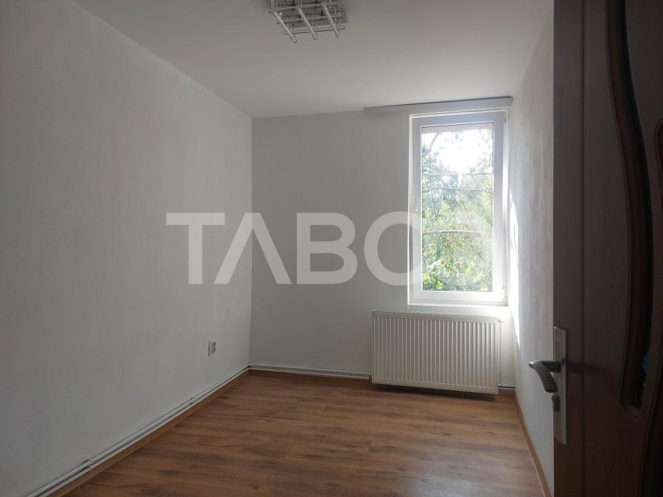 Apartament la curte 35mp 2 camere pivnita gradina str Magurii Cisnadie