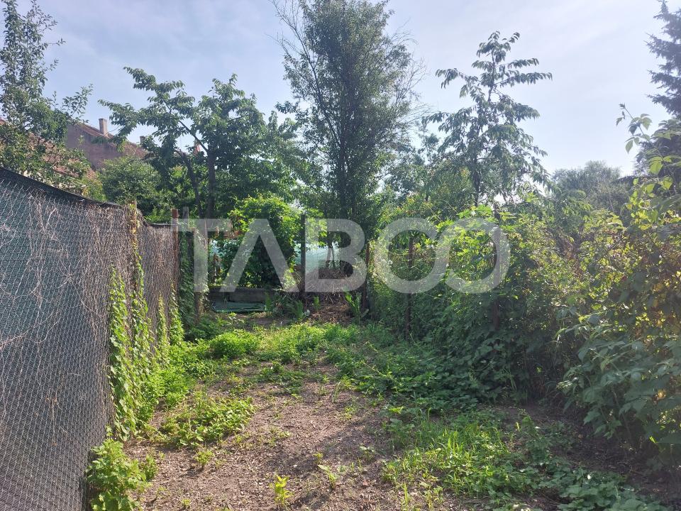 Apartament la curte 35mp 2 camere pivnita gradina str Magurii Cisnadie