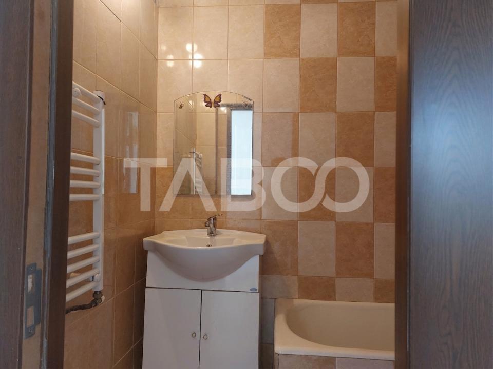 Apartament la curte 35mp 2 camere pivnita gradina str Magurii Cisnadie
