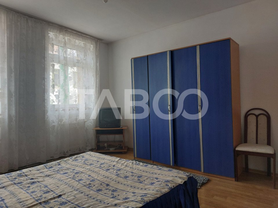 Apartament la curte comuna 3 camere 74 mpu loc parcare 54 mp teren