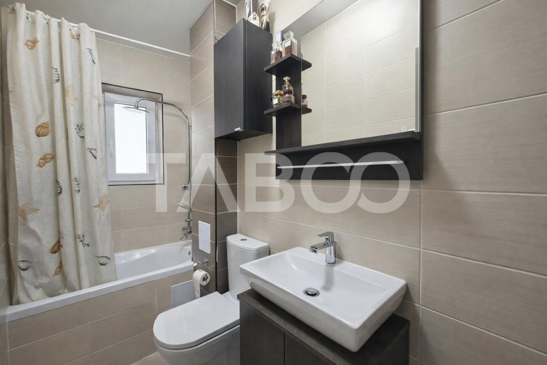 Apartament la etaj 1 cu  2 camere balcon parcare de vanzare  Turnisor