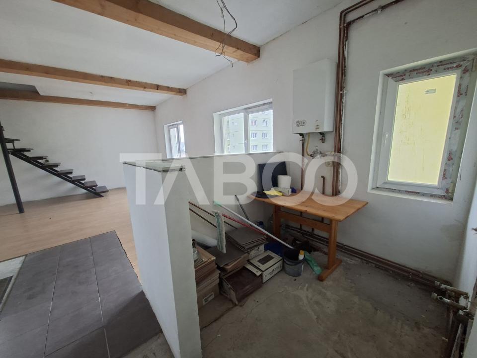 Apartament la mansarda de vanzare 3 camere Vasile Aaron