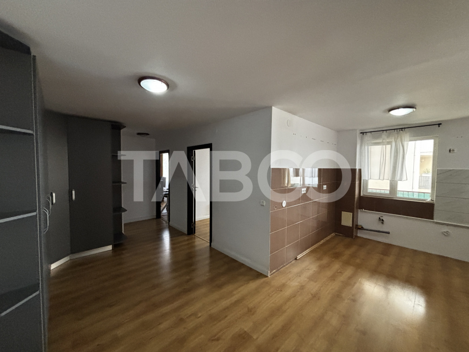 Apartament la prima afisare 82 mp 3 camere doua balcoane Zona Rahovei in Sibiu - Aleea Streiu