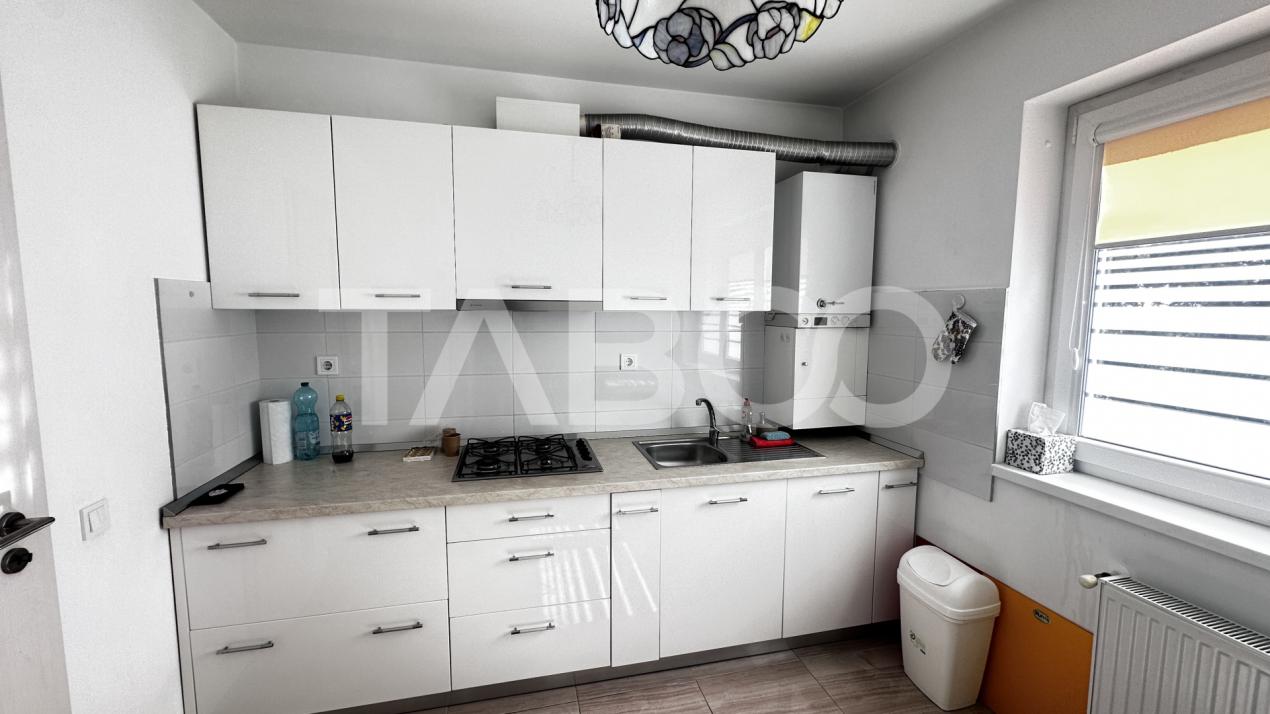 Apartament la vila 2 camere utilate mobilate parcare zona Sub Arini