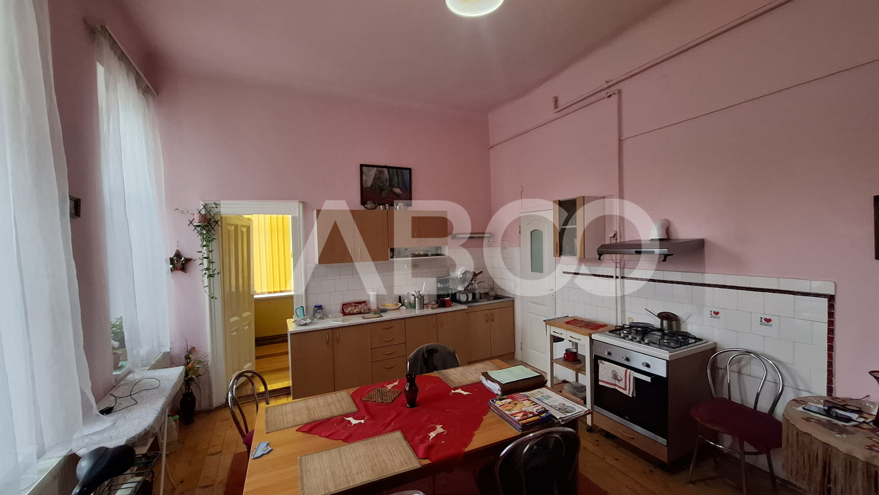 Apartament la vila 4 camere de vanzare 113 mp zona Ultracentral Sibiu