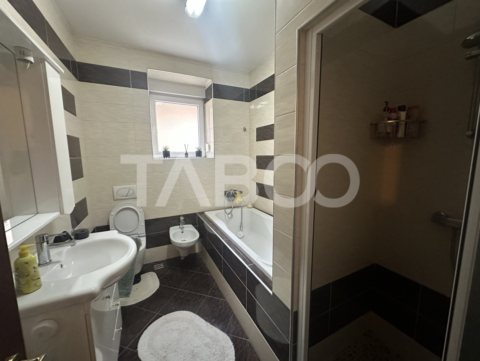 Apartament la vila cu 4 camere si 3 locuri de parcare Turnisor