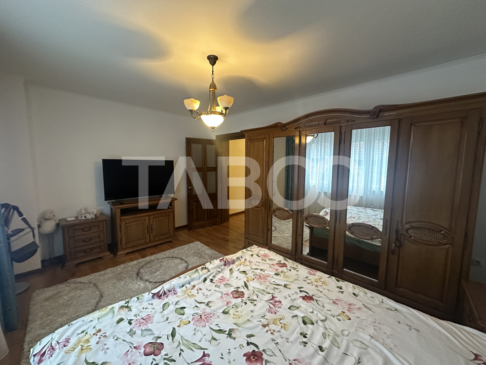 Apartament la vila cu 4 camere si 3 locuri de parcare Turnisor