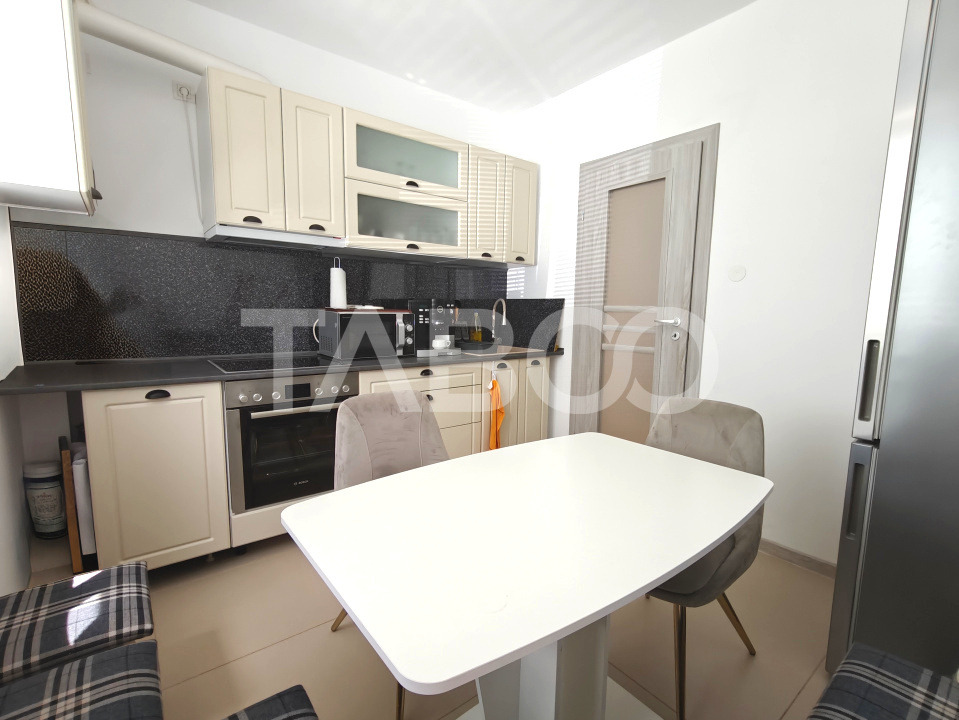 Apartament mobilat si utiliat cu 3 camere 2 bai - 73 mp - comision 0