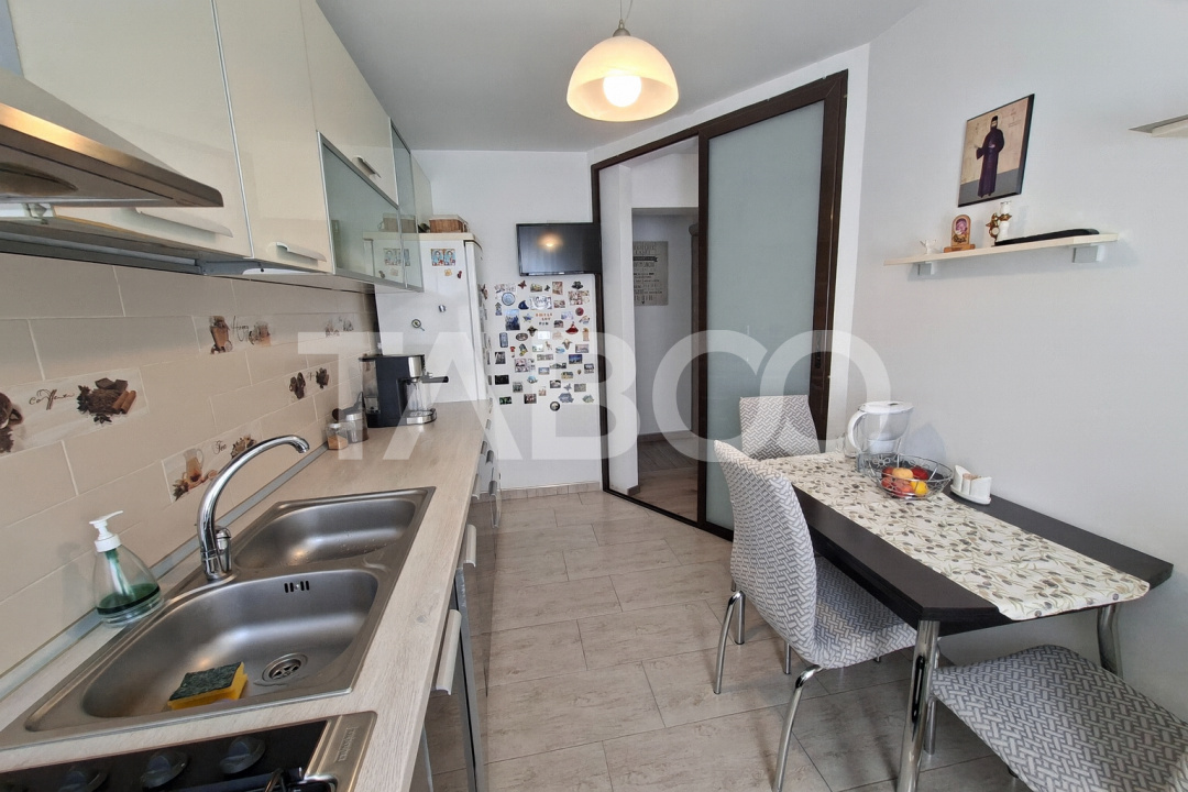Apartament mobilat utilat 63 mpu 3 camere 2 balcoane Selimbar Sibiu