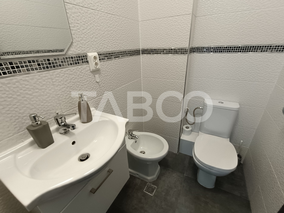 Apartament modern 3 camere 2 bai parcare inclusa zona Turnisor 