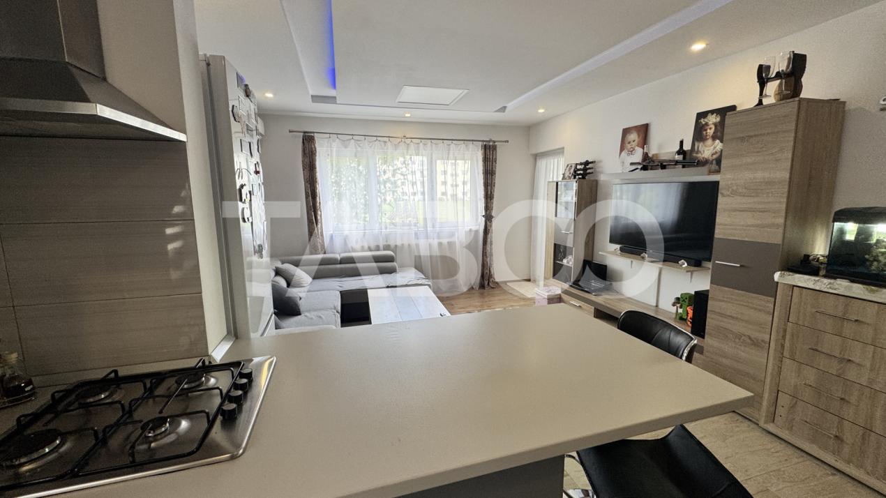 Apartament modern 3 camere 2 balcoane DECOMANDAT 63mpu BRANA SELIMBAR