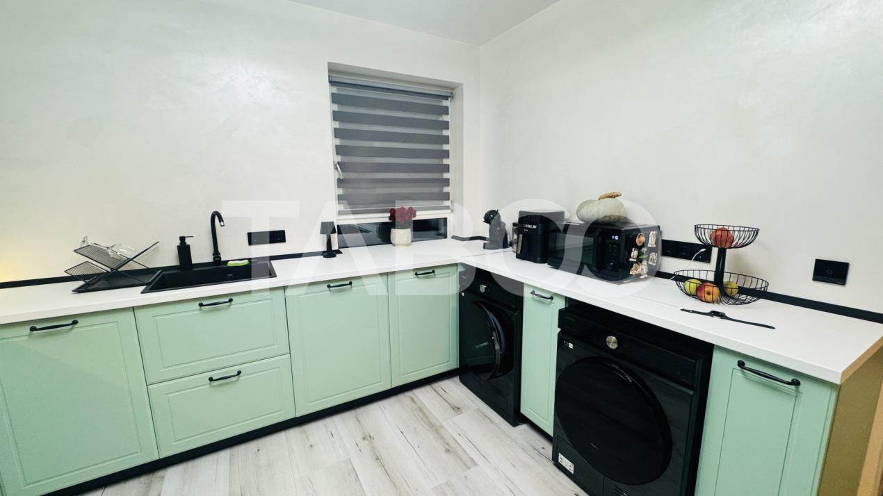 Apartament modern 3 camere de vanzare mobilat utilat 2 locuri parcare