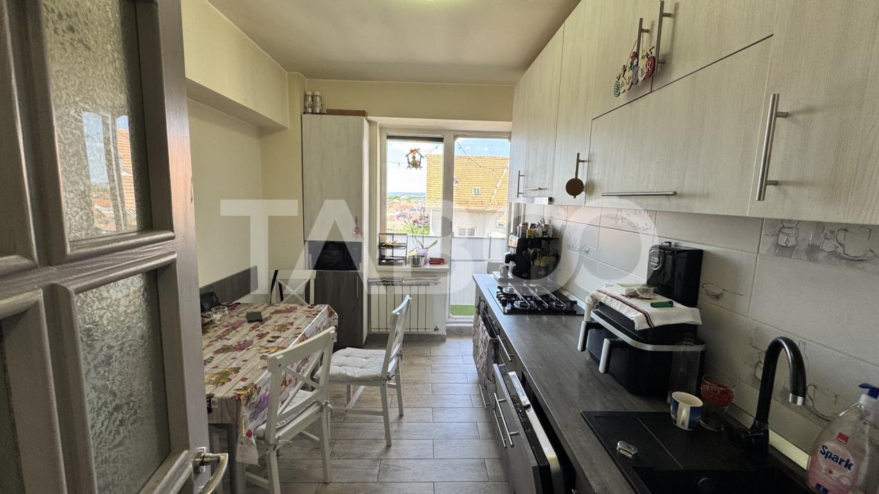 Apartament MODERN 3 camere MOBILAT UTILAT cu PIVNITA 80mpu Terezian 