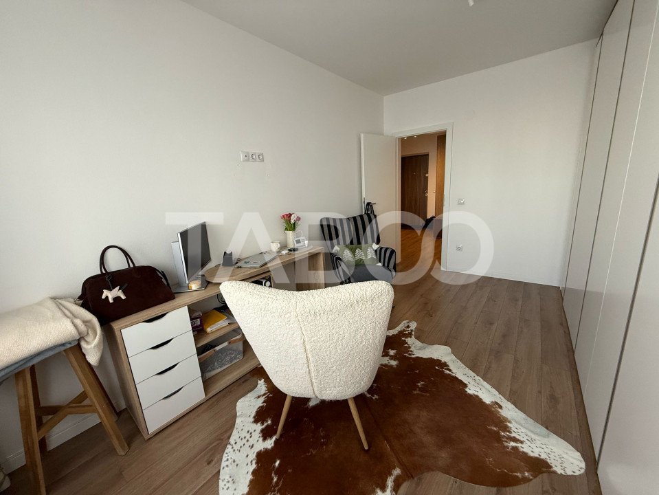 Apartament modern cu 3 camere 71 mpu + curte 110 mpu loc de parcare