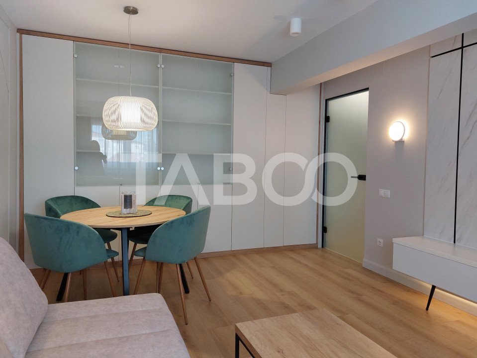 Apartament modern de inchiriat 2 camere etaj 2 balcon Piata Noua 
