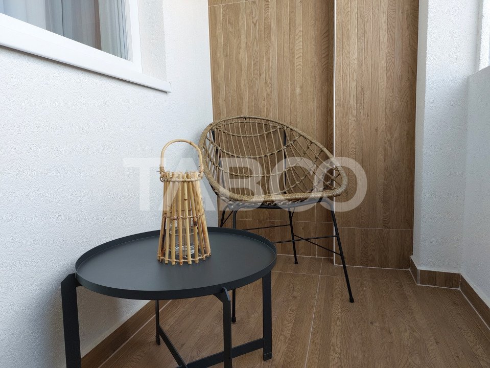 Apartament modern de inchiriat 2 camere etaj 2 balcon Piata Noua 