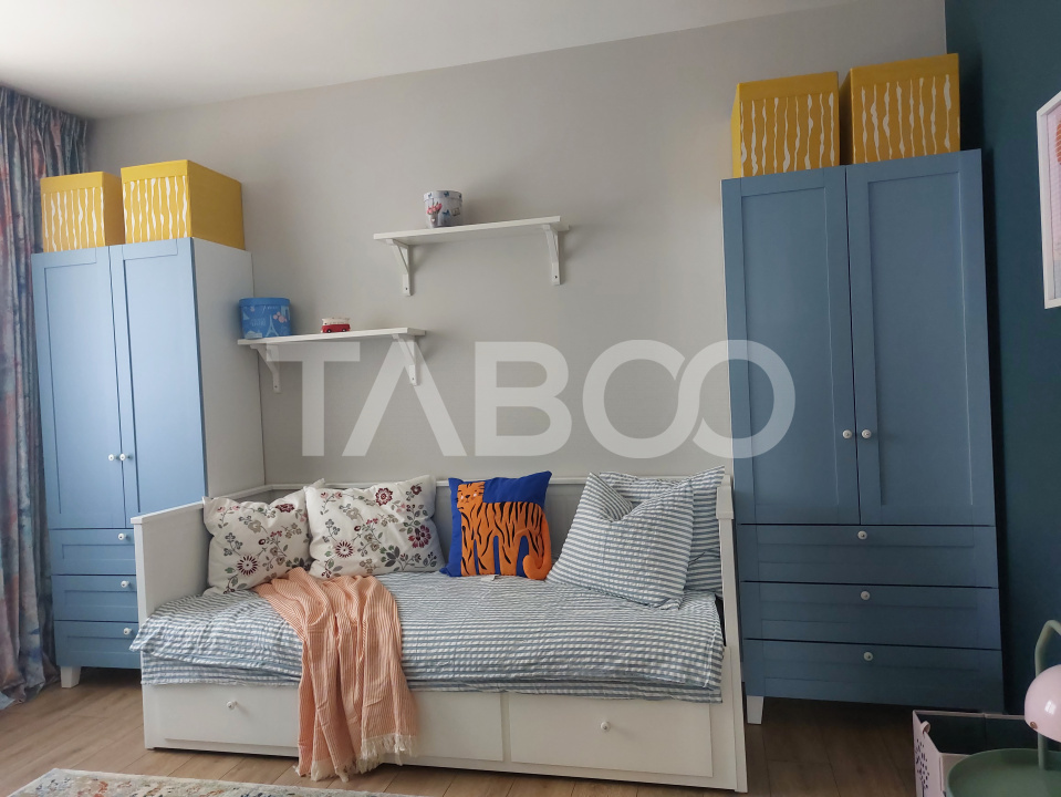 Apartament modern de inchiriat 3 camere 2 bai 2 balcoane loc parcare