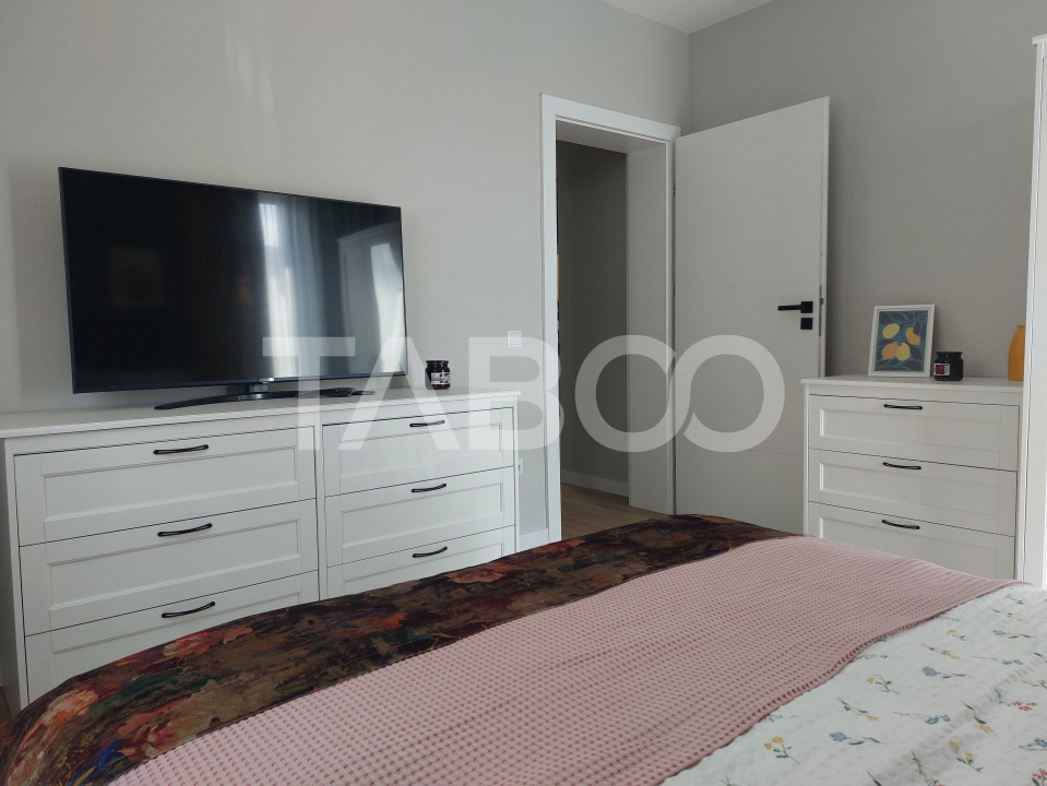 Apartament modern de inchiriat 3 camere 2 bai 2 balcoane loc parcare
