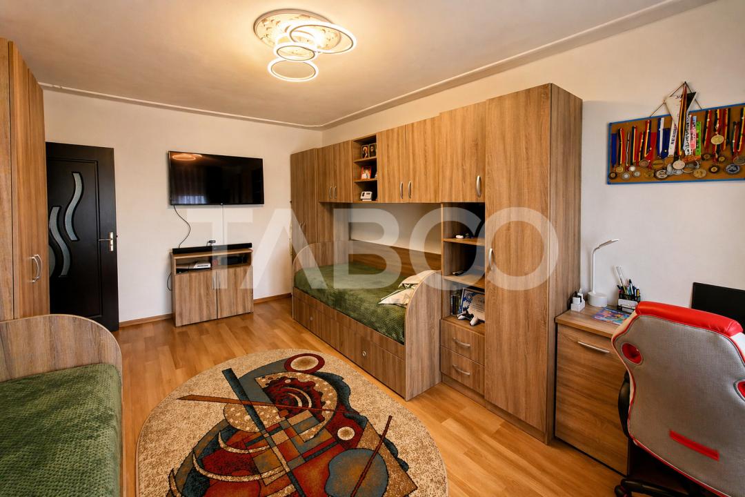 Apartament modern de vanzare 2 camere pivnita Vasile Aaron