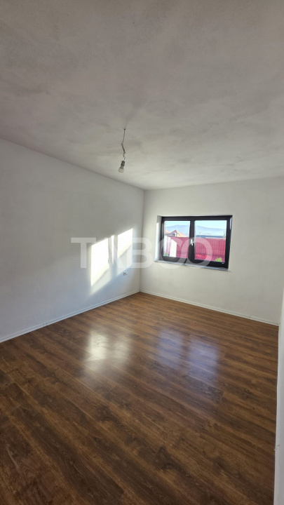 Apartament nou decomandat cu 3 camere de vanzare in Sebes