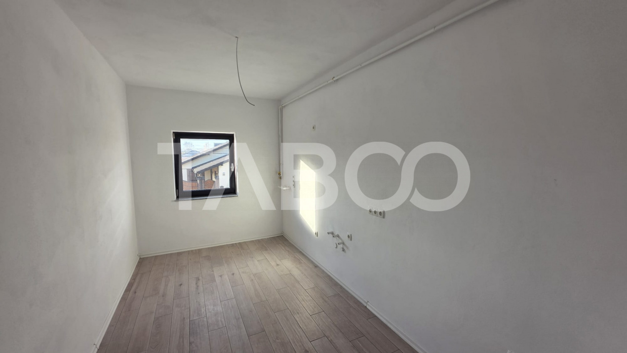 Apartament nou decomandat cu 3 camere de vanzare in Sebes