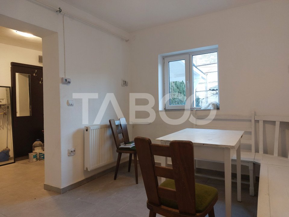 Apartament renovat 2 camere 40 mp 130 mp gradina Cisnadie