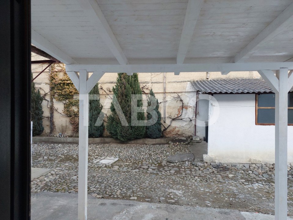 Apartament renovat 2 camere 40 mp 130 mp gradina Cisnadie