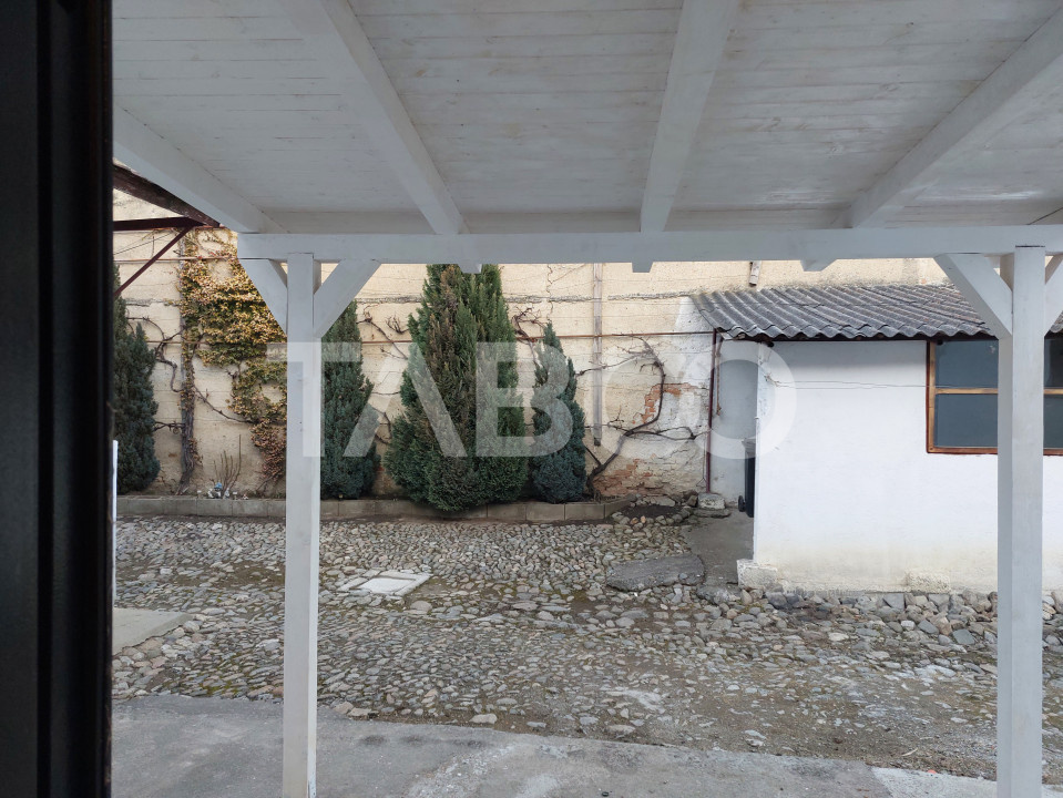 Apartament renovat 2 camere 40 mp 130 mp gradina Cisnadie