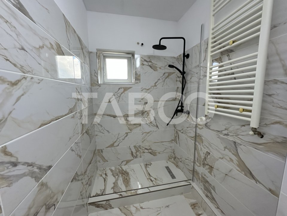 Apartament renovat 2 camere decomandat aer conditionat boxa la subsol in Fagaras - Doamna Stanca