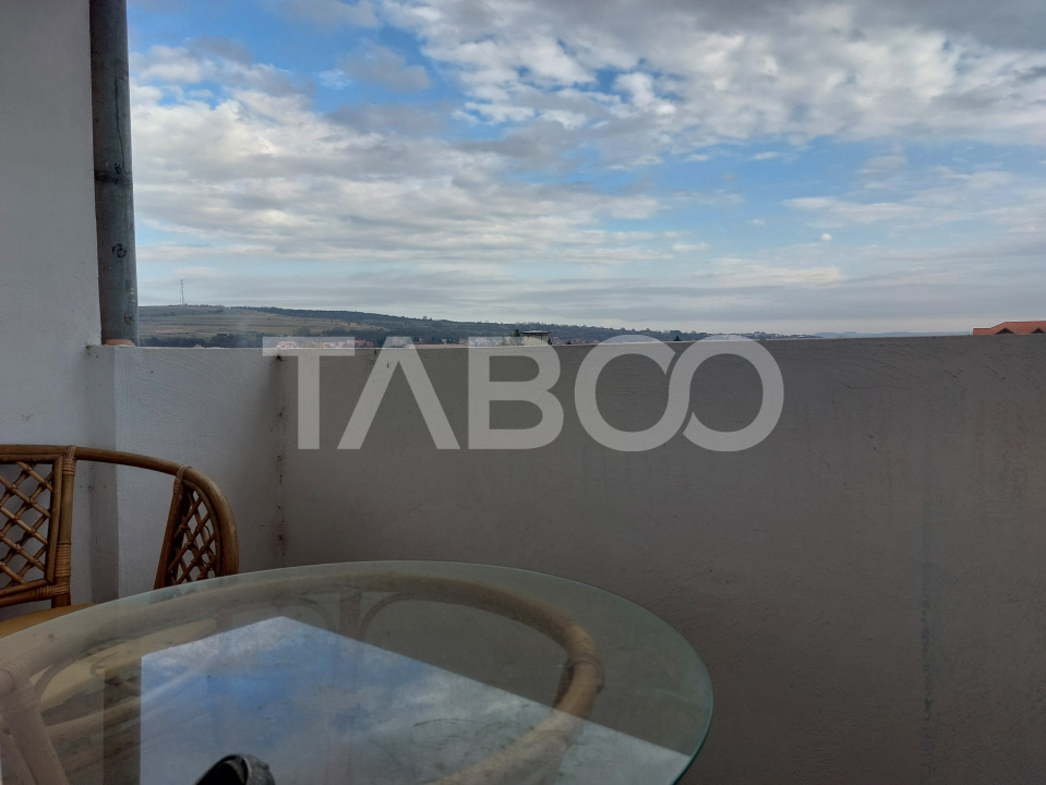 Apartament renovat 66 mp 3 camere 2 bai balcon pivnita Cisnadie