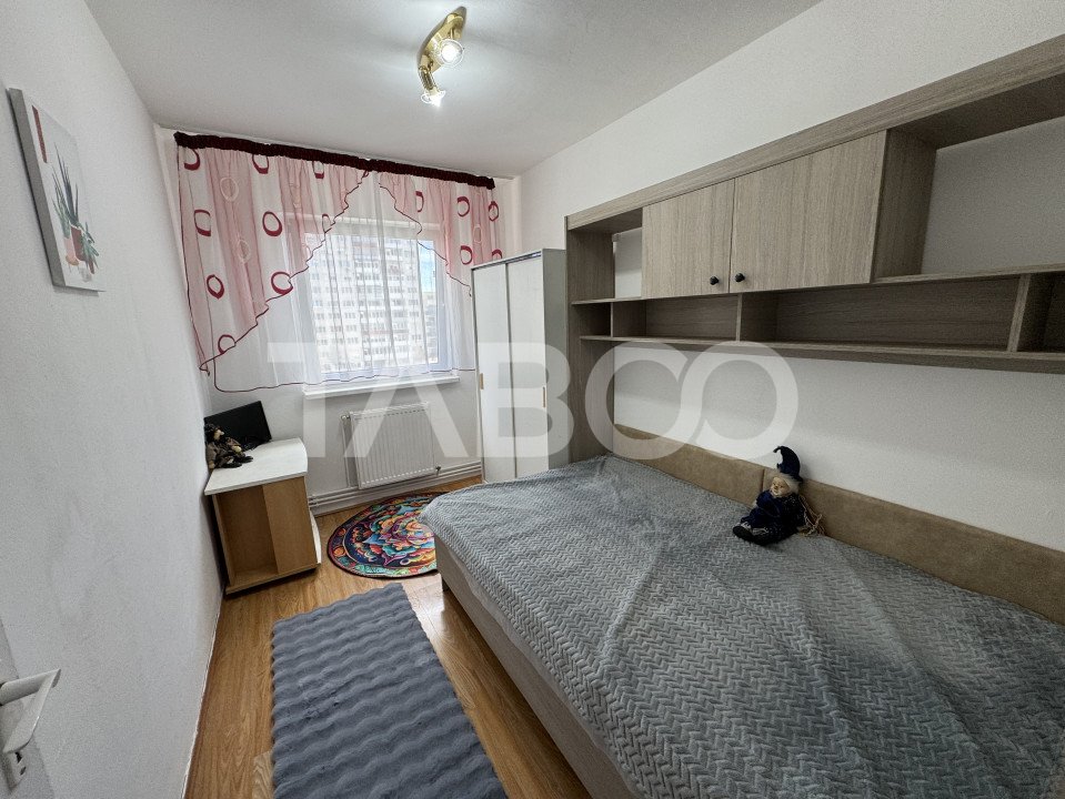 Apartament renovat complet 3 camere balcon etaj 3 Rahovei Sibiu