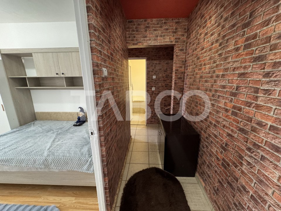 Apartament renovat complet 3 camere balcon etaj 3 Rahovei Sibiu