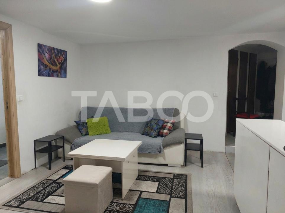 Apartament renovat complet 47 mp 3 camere str Tesatorilor Cisnadie