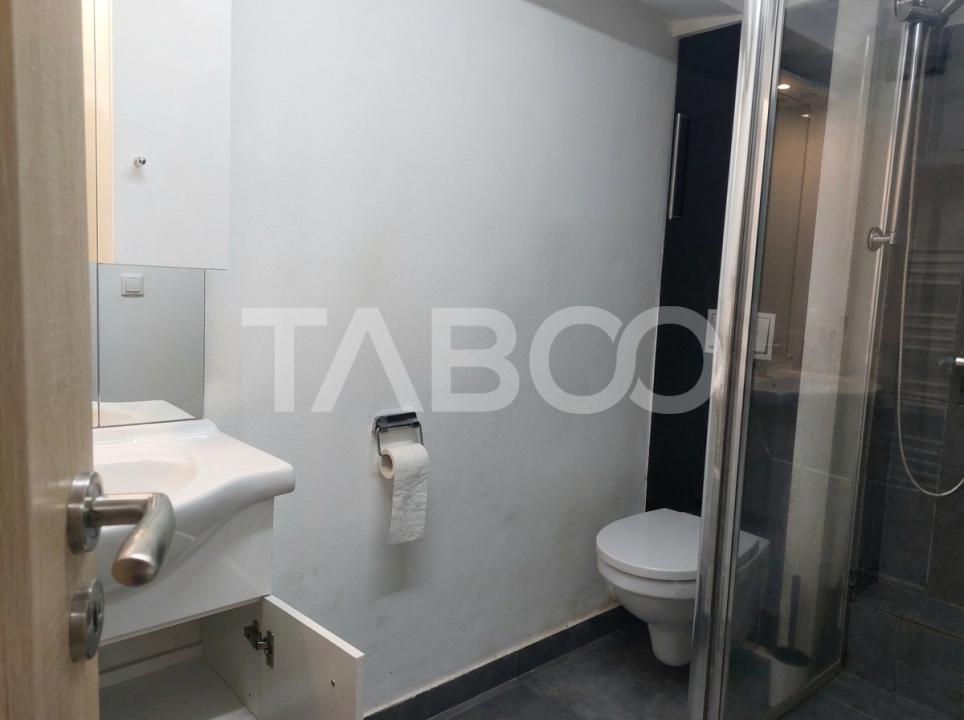 Apartament renovat complet 47 mp 3 camere str Tesatorilor Cisnadie