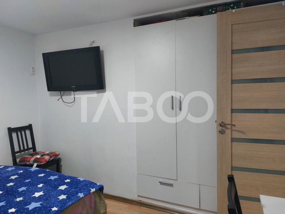 Apartament renovat complet 47 mp 3 camere str Tesatorilor Cisnadie