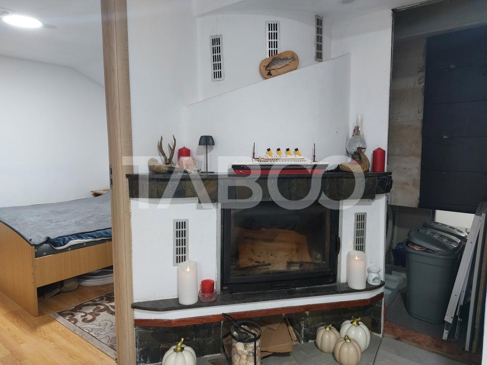 Apartament renovat complet 47 mp 3 camere str Tesatorilor Cisnadie