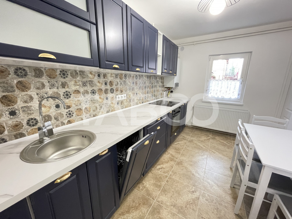 Apartament renovat complet cu 3 camere 2 bai 73 mpu Strand Sibiu