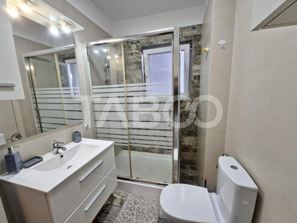 Apartament renovat cu 2 camere balcon si parcare zona Doamna Stanca