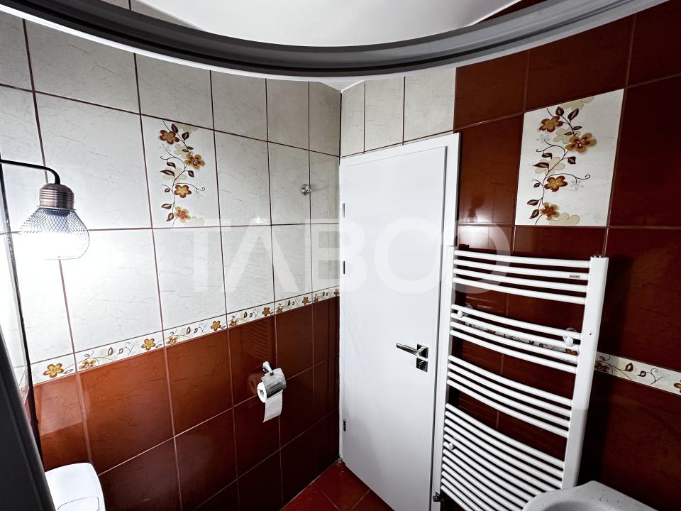 Apartament renovat de inchiriat 3 camere decomandate Terezian