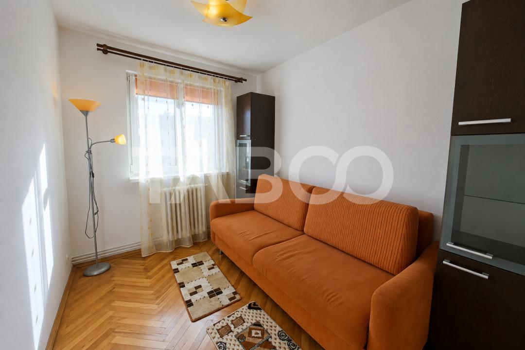 Apartament renovat de vanzare 3 camere balcon pivnita Mihai Viteazul