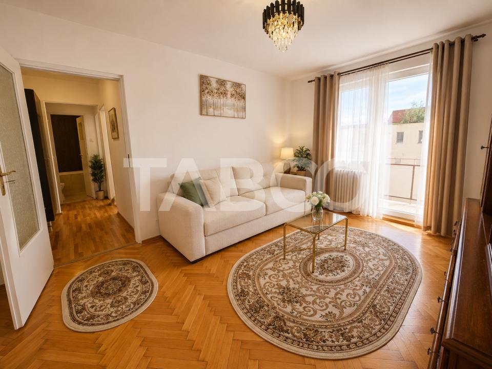 Apartament renovat de vanzare 3 camere balcon pivnita Mihai Viteazul