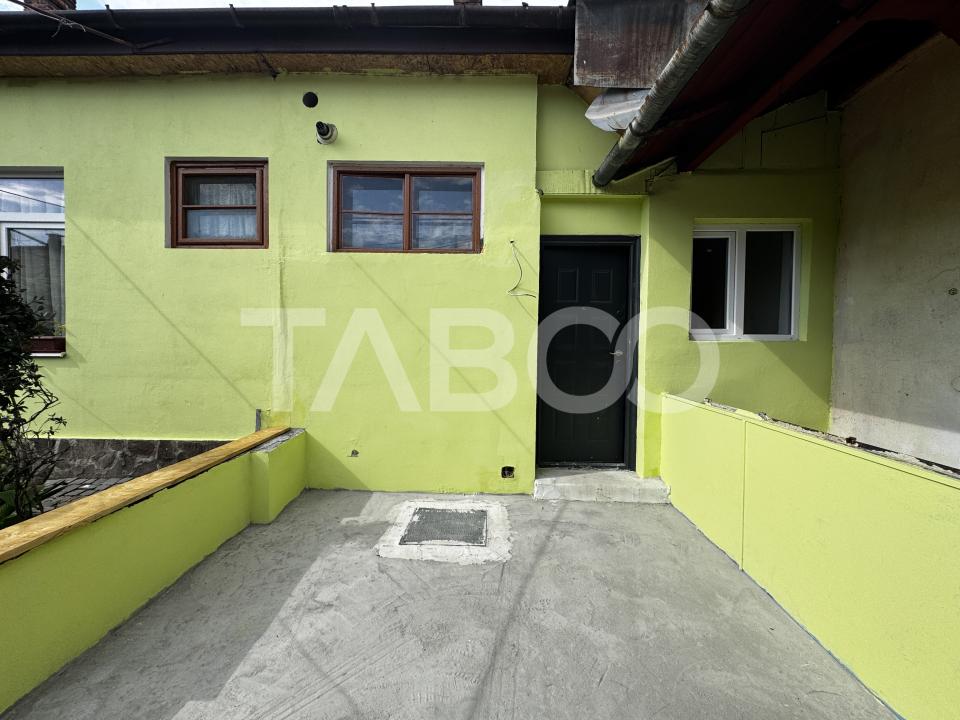 Apartament renovat la casa 3 camere 60 mpu pivnita Piata Cluj Sibiu