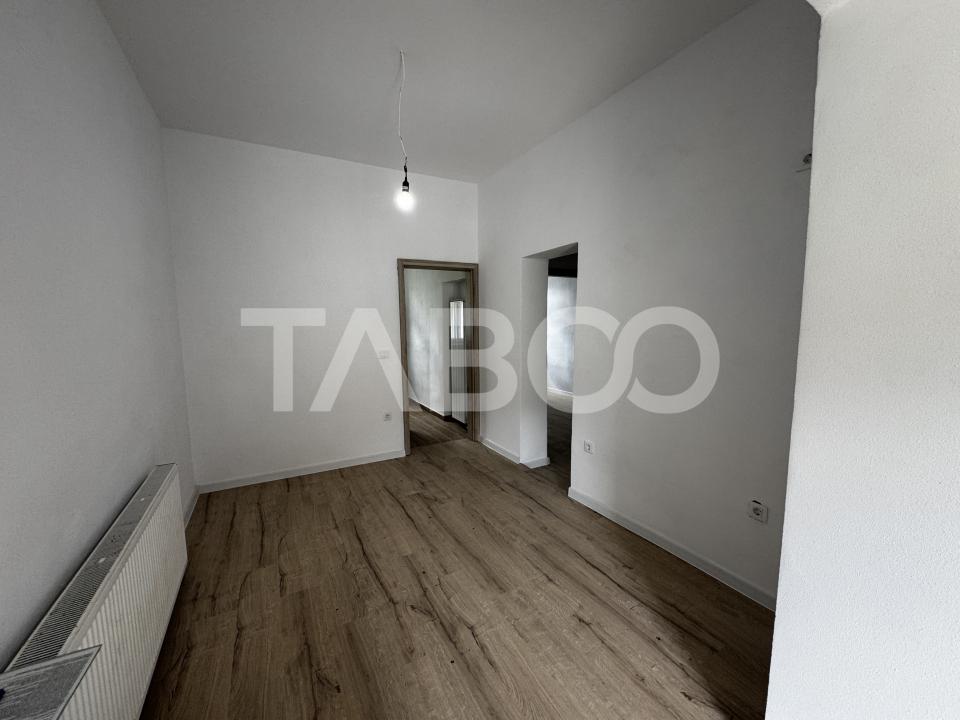 Apartament renovat la casa 3 camere 60 mpu pivnita Piata Cluj Sibiu