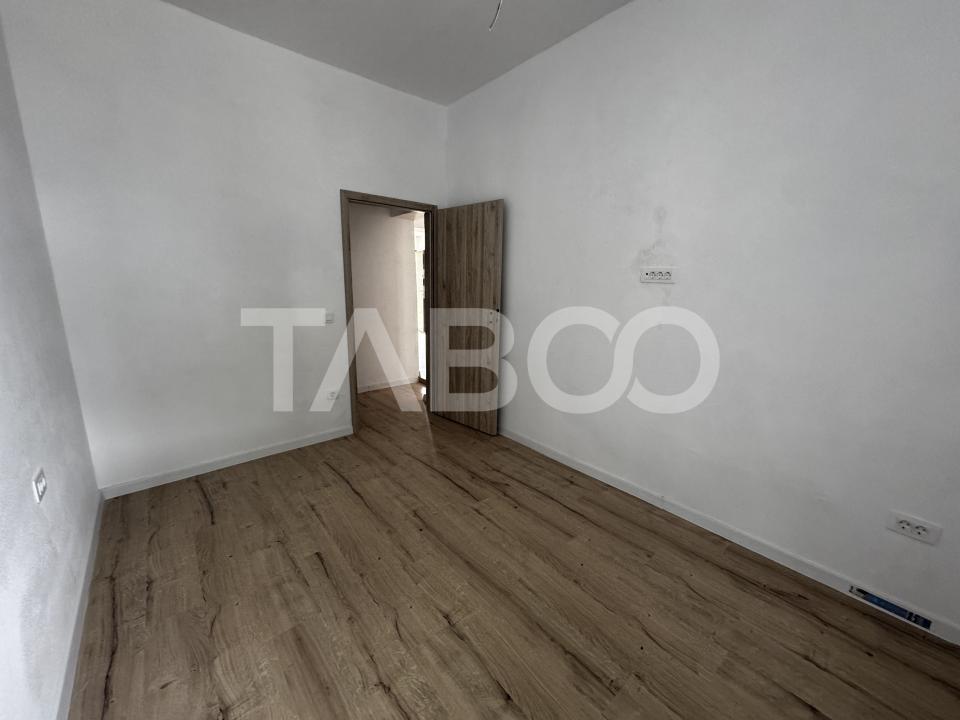 Apartament renovat la casa 3 camere 60 mpu pivnita Piata Cluj Sibiu