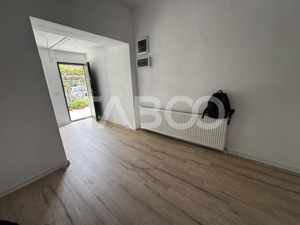 Apartament renovat la casa 3 camere 60 mpu pivnita Piata Cluj Sibiu
